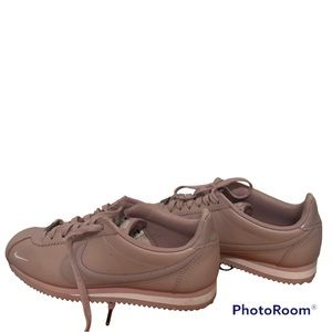 Nike cortez women’s size 8
